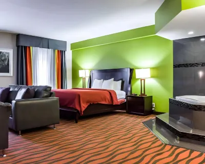 Quality Suites Fort Myers Airport I-75 Hotels near Southwest Florida International Airport