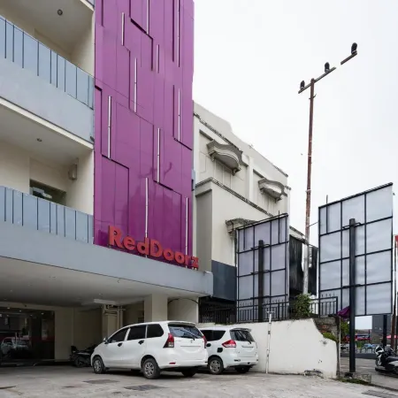 RedDoorz Plus @ Uno Jalan Merak Samarinda