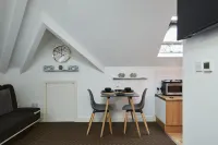 Hayy Studios Comfortable Stays in Deighton