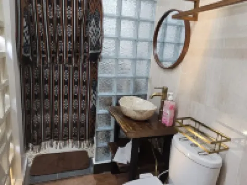 Luxury Room 2 with Pool @ Pondok Raima Kebomas otelleri