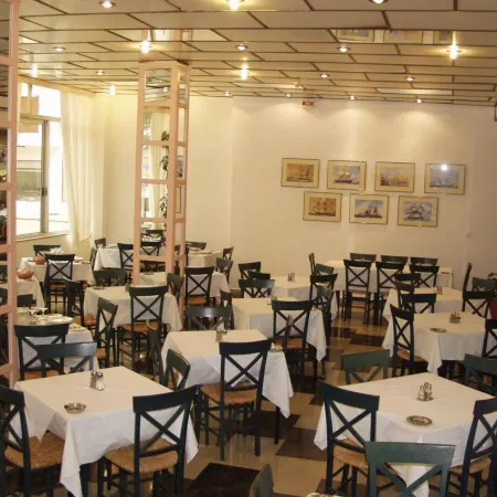 Ilis Hotel