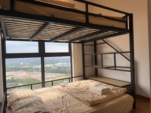 Clio 2 Putrajaya Apt w/ Pool, Gym & Fast WiFi - Mountain view