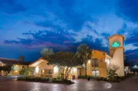 La Quinta Inn by Wyndham San Antonio Market Square Hotels in San Antonio City Center