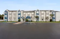 Microtel Inn & Suites by Wyndham Zephyrhills Hotels in Zephyrhills