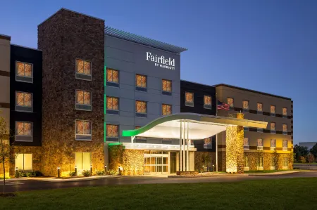 Fairfield Inn & Suites Bethlehem PA Отели рядом с достопримечательностью «Pharo Garden Centre»