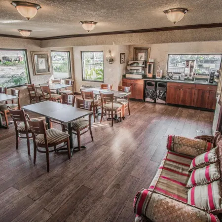 Days Inn by Wyndham Destin
