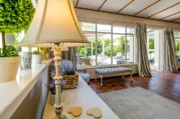 Oude Berg Guesthouse - 10 Caledon Street فنادق في جورج