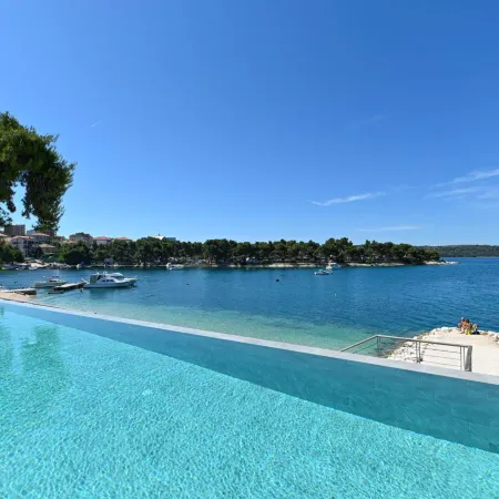 Livingstone Beach House