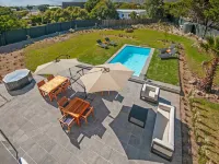 Glow Boutique Suites - Beach