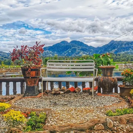 Sunrise Garden Lake Resort