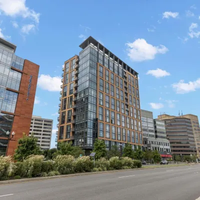 Placemakr Marymount Ballston Arlington, Apartments by Hilton Hotels near Arlington National Cemetery