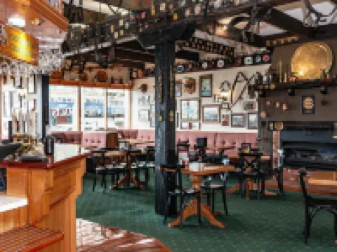 Rutland Arms Inn Hotels in Whanganui