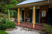 Tizzana Winery Bed and Breakfast - Bed and Breakfasts