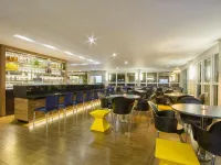 Le Canard Joinville Hotel a Joinville