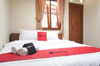 RedDoorz Syariah Near Exit Tol Malang Hotels in Jabung