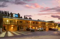Best Western Rivers Edge Hotels in Red River
