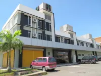 Labuk Hotel Hotels near Rainforest Discovery Centre (RDC)