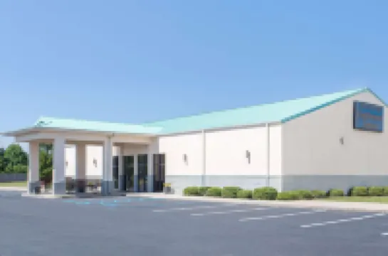 Days Inn & Suites by Wyndham Navarre - Near Beaches/Hurlburt Hoteles en 