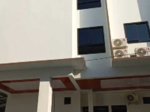 Kusuma Raya Guest House Hotels in Banyumanik