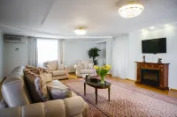 Hotel Ural Chapel of St. Stephen Velikopermskiy 주변 호텔