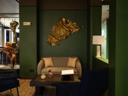 Алхимист Отели рядом с достопримечательностью «Ивановский государственный историко-краеведческий музей»