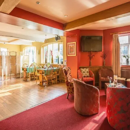 The Castle Hotel Отели в г. Брекон