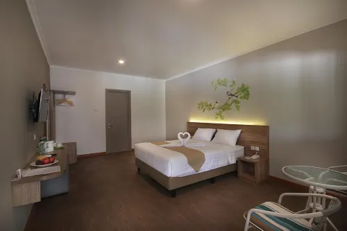 Three Eight Front One Boutique Batu Malang