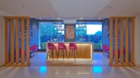 Royale Sarovar Portico Agra - bar