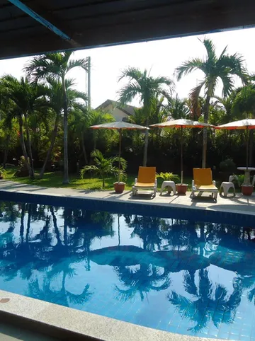 รูปภาพของโลน็อบส์ เกย์ พาราไดซ์