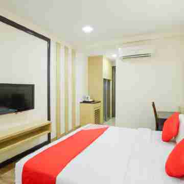 OYO 371 Grand Eastern Hotel Rooms