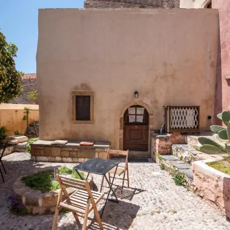 Goulas Traditional Guesthouse