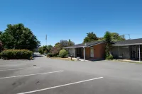 Middle Park Motel - Motels