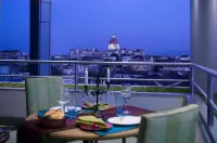 Taj Wellington Mews - breakfast