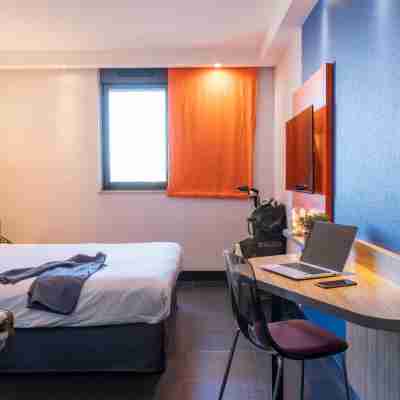 ibis Styles Romans Valence Gare TGV Rooms