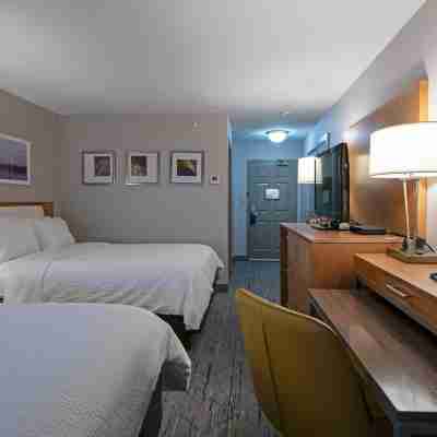 Holiday Inn Express Kamloops Rooms