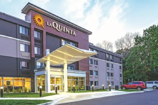 La Quinta Inn & Suites by Wyndham Columbia / Fort Meade