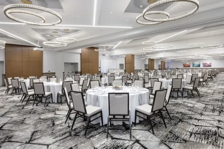 Crowne Plaza Lansing Отели в г. Waverly