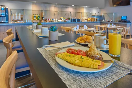 City Express Plus by Marriott Ciudad de México Mundo E Отели в г. Тлалнепантла