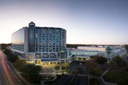 Sheraton Myrtle Beach Отели рядом с достопримечательностью «Сиборд Коммонс»
