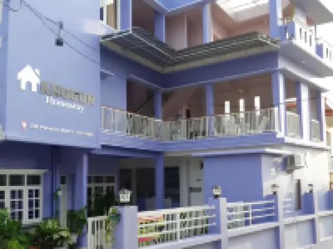 Anggun Homestay Syariah Lamongan Hotel di Paciran