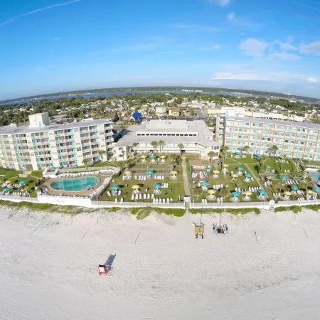 Perry's Ocean-Edge Resort Отели рядом с достопримечательностью «Парк Сан Сплэш»
