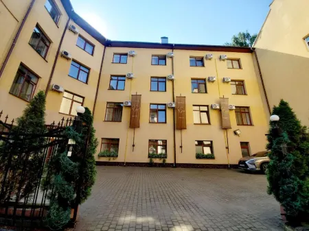 Edem Hotel Lviv Отели рядом с достопримечательностью «Арсенал»
