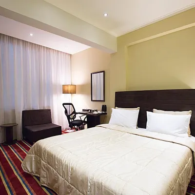 فندق و منتجع جيه Hotels near Basic Outlet Stores