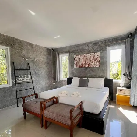 Nitiporn Resort Kohphayam & Seaagain Bar and Restaurants