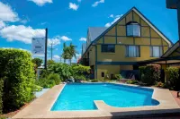 Coastal Bay Motel
