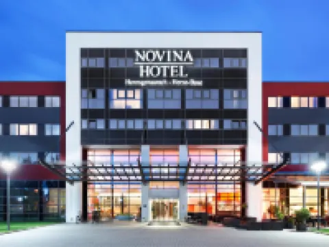 黑措根奧拉赫黑佐-巴斯諾維納酒店 中弗蘭肯行政區酒店