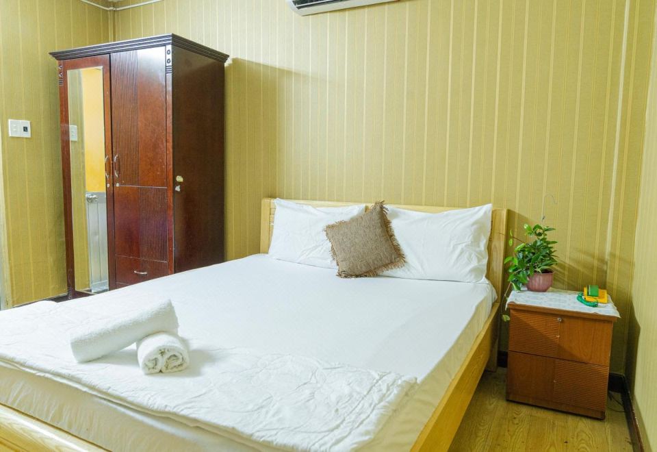 Long Son Hotel의 입구 모습