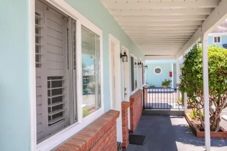 Bluebird Inn Отели в г. Сен-Луи Обиспо