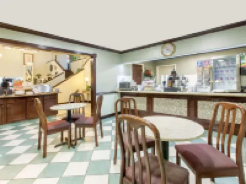 Super 8 by Wyndham Tyler TX Hotels in Tyler