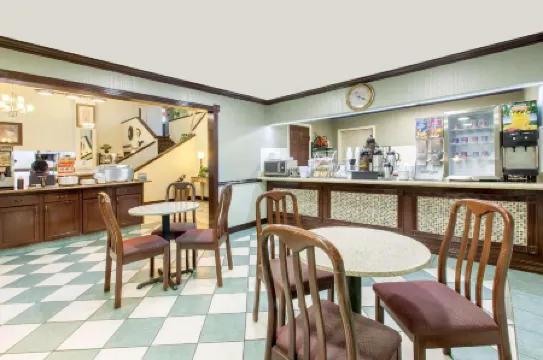 Super 8 by Wyndham Tyler TX